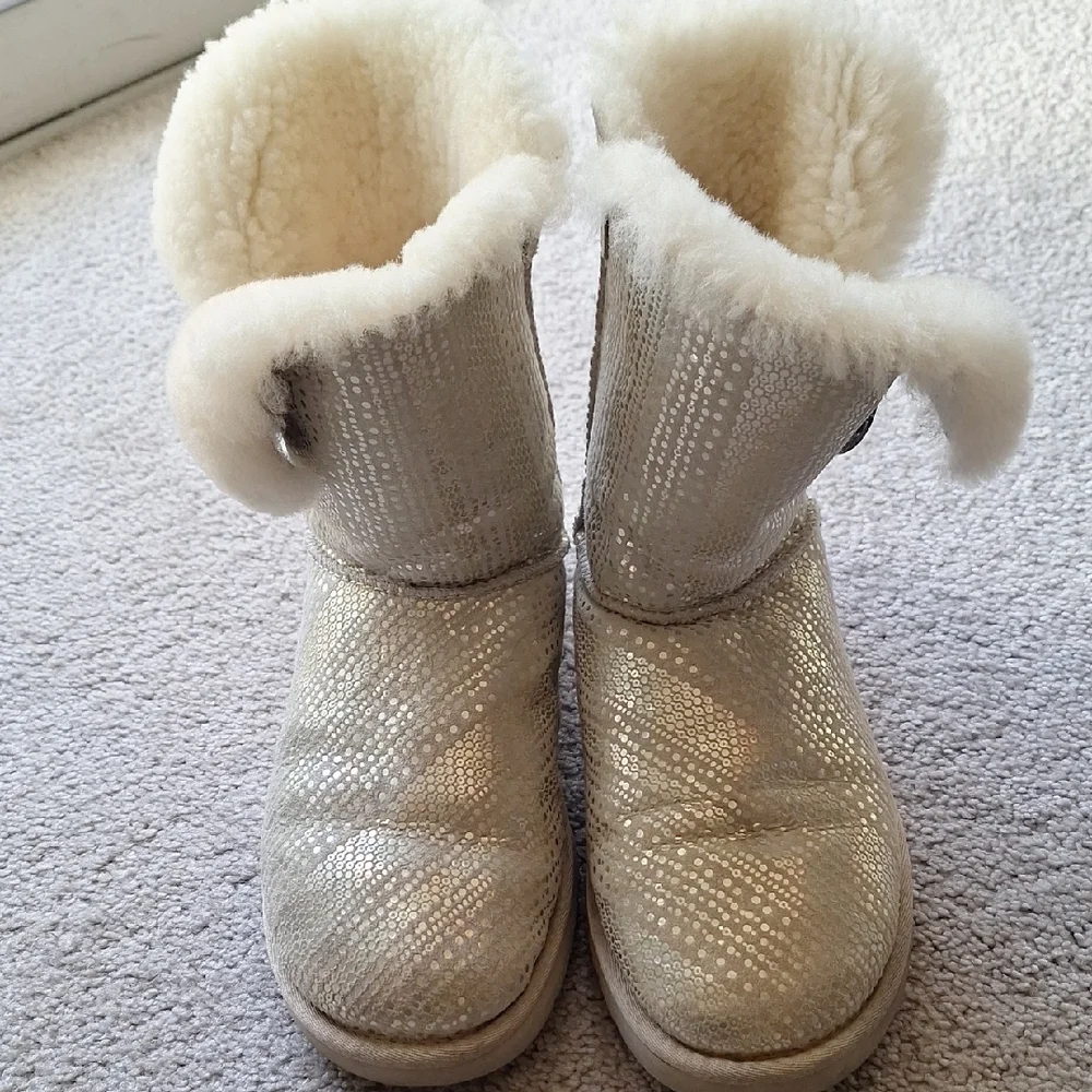 Women's Silver Winter Boots - Picture 11 of 16